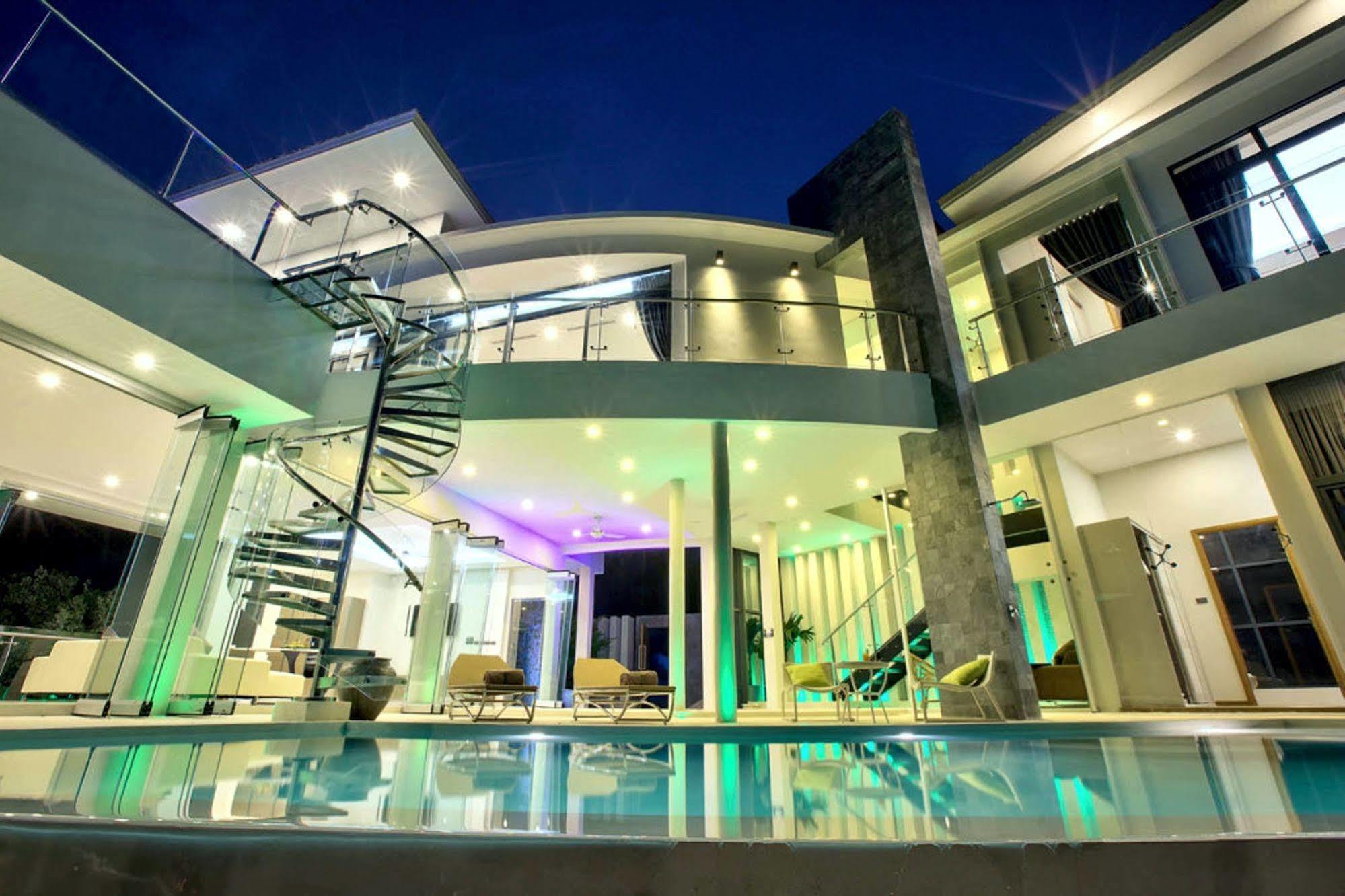 Seawadee - Luxurious, Award-winning Design With Amazing Panoramic Seaview Villa *